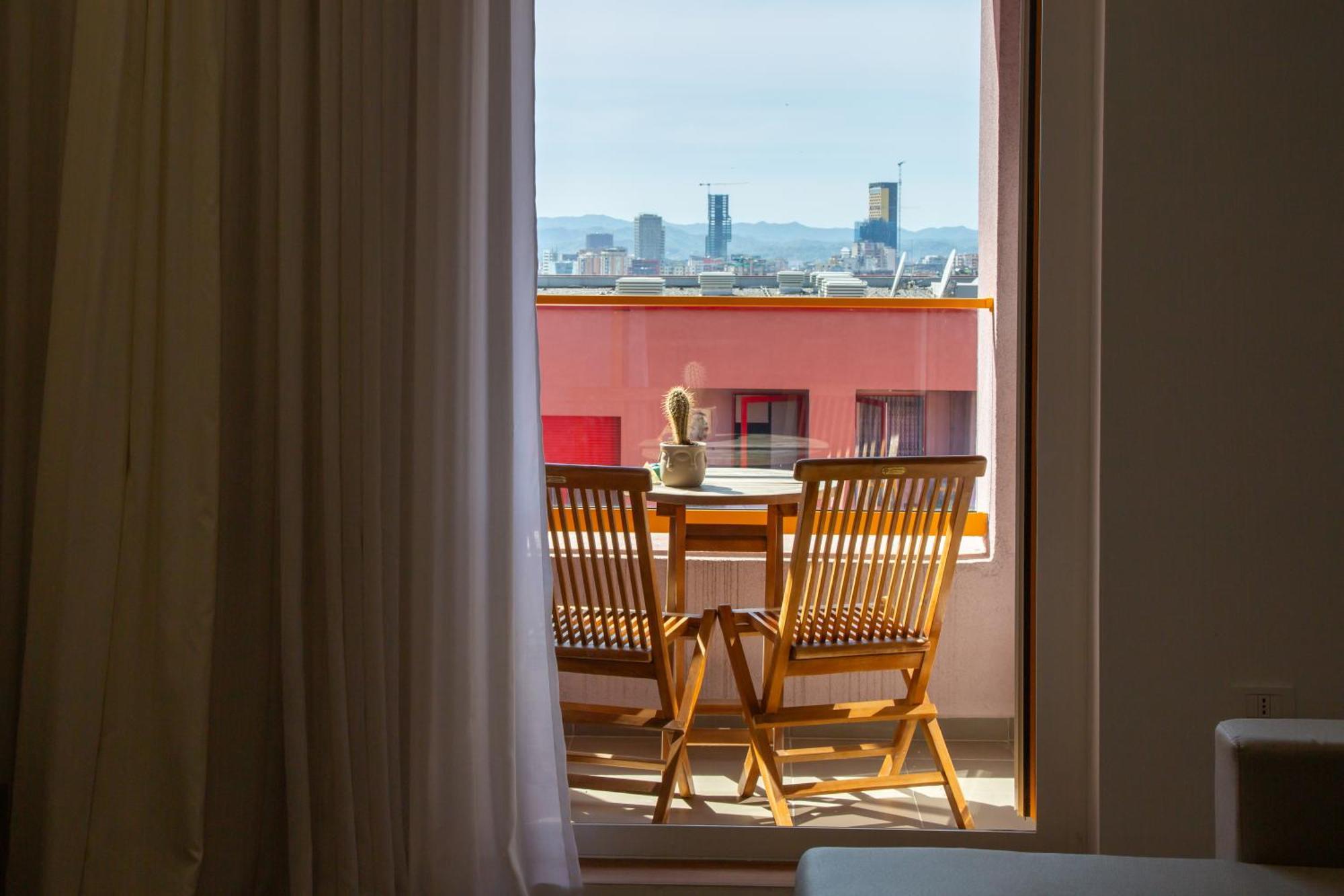 Art Vista Apartment Tiranë Luaran gambar